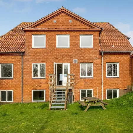 5 Bedroom Stunning In *