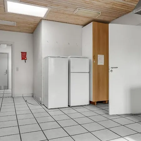 בית נופש 5 Bedroom Stunning In הנסטהולם