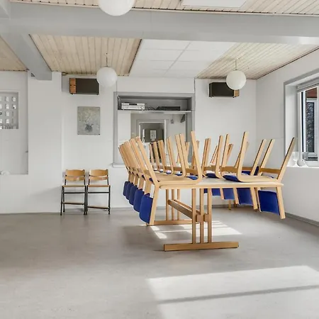 Σπίτι διακοπών 5 Bedroom Stunning In *